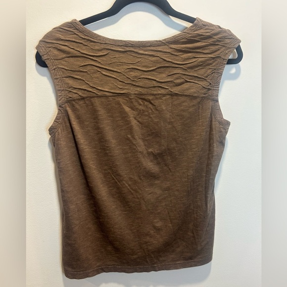 TOAD & CO size XS, brown short sleeve top with scoop collar - Picture 6 of 8